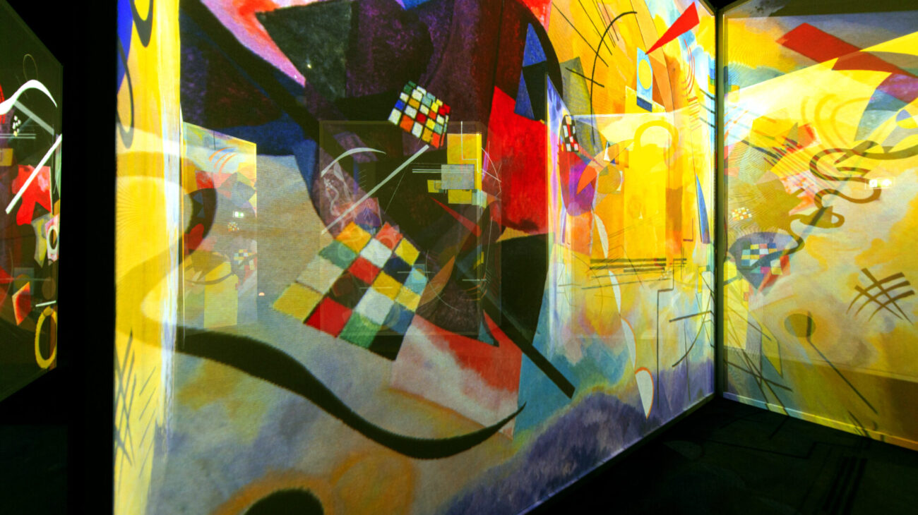 Frameless Immersive Art Experience The Art of Abstraction